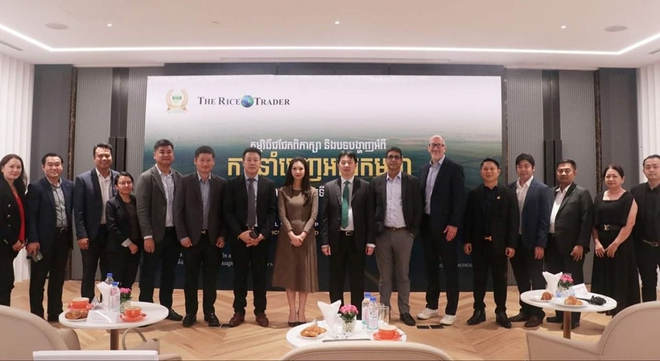 ឯកឧត្តម សុខ ពុទ្ធិវុធ អញ្ជើញជាអធិបតីក្នុងកម្មវិធីជជែកពិភាក្សា និងបទបង្ហាញអំពីការនាំចេញអង្ករកម្ពុជា និងការប្ដូរនិន្នាការទីផ្សារពិភពលោក
