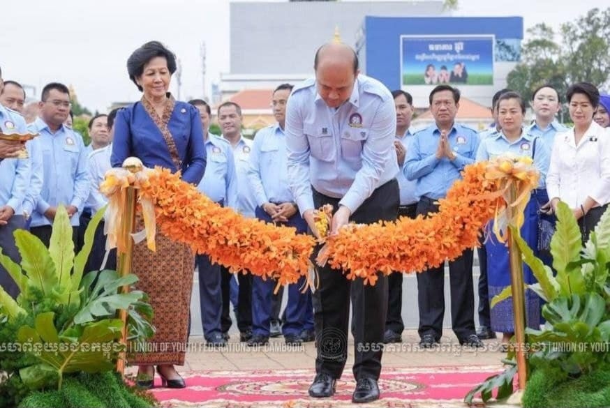 ឯកឧត្តម សុខ ពុទ្ធិវុធ អញ្ជើញពិធីបើកពិព័រណ៍ព្រះបរមឆាយាល័ក្ខណ៍